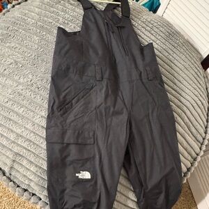 Brand new North Face bibs- XL